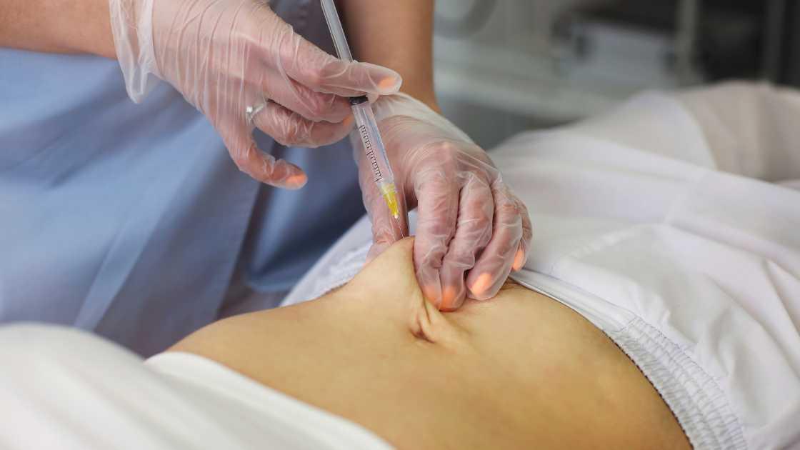 Indications for choosing body contouring methods with question mark.