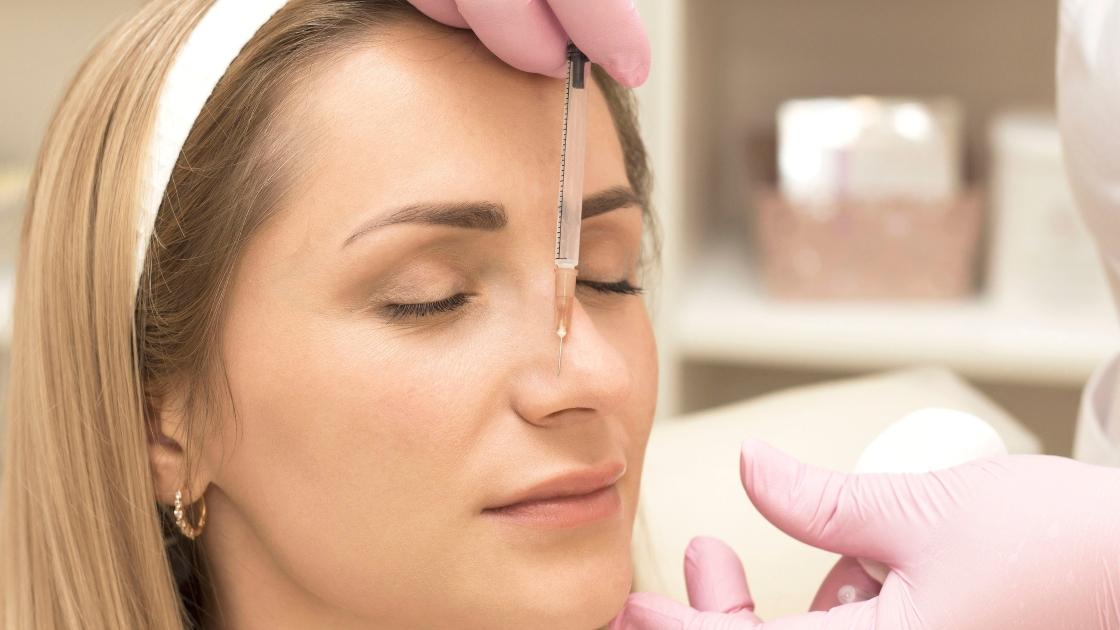 Hyaluronic acid nose correction treatment photo with before and after comparison.