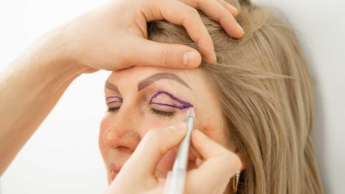 How much does blepharoplasty cost in Warsaw?